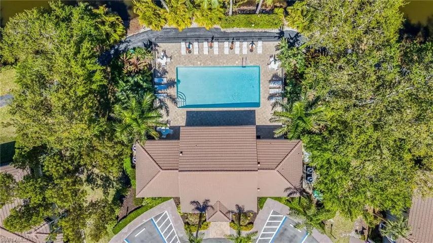 300 Diamond Cir 308, Naples, Florida 34110