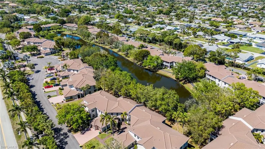 300 Diamond Cir 308, Naples, Florida 34110