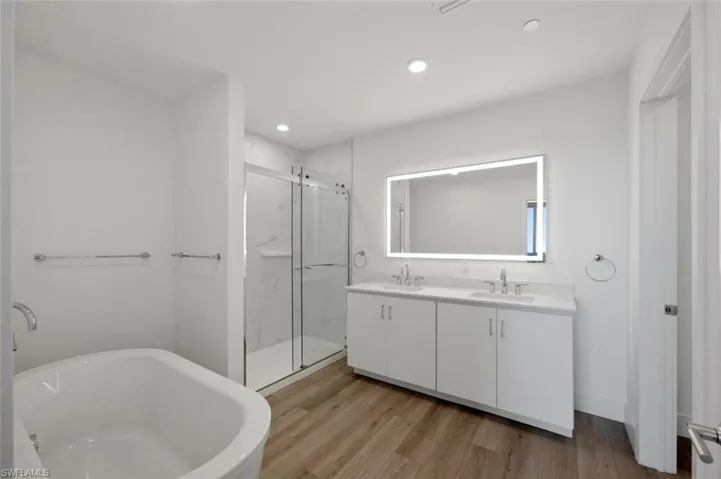 1950 Mayfair St Ph8, Naples, Florida 34104