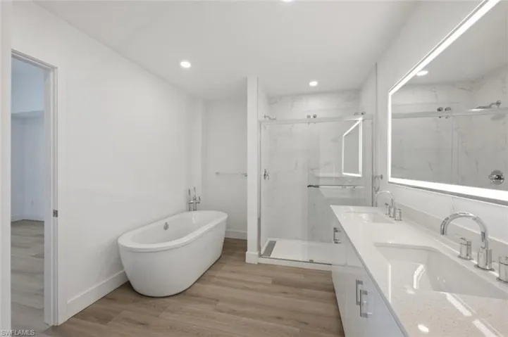 1950 Mayfair St Ph8, Naples, Florida 34104