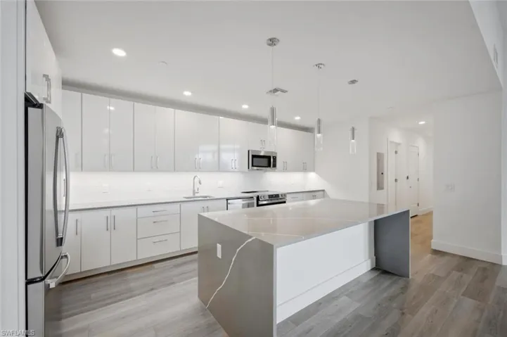 1950 Mayfair St Ph8, Naples, Florida 34104