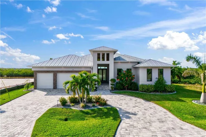 Daylight shot of this beautiful home!