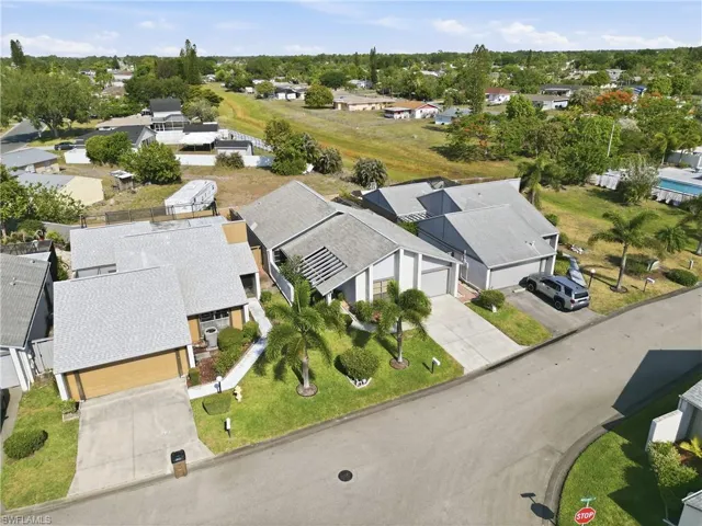 9753 Maplecrest Cir, Lehigh Acres, Florida 33936