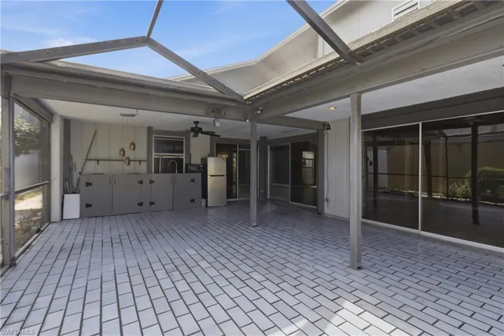 9753 Maplecrest Cir, Lehigh Acres, Florida 33936