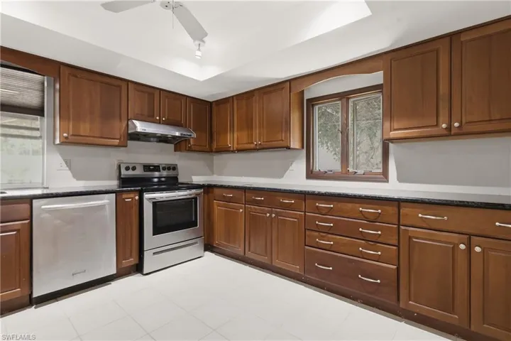 9753  Maplecrest  CIR, Lehigh Acres, FL 33936