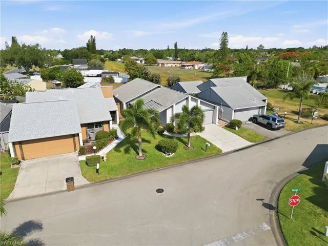 9753 Maplecrest Cir, Lehigh Acres, Florida 33936