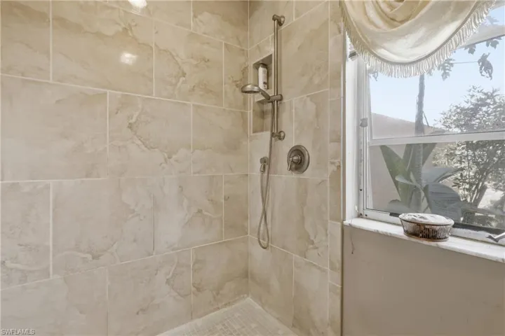 9753 Maplecrest Cir, Lehigh Acres, Florida 33936