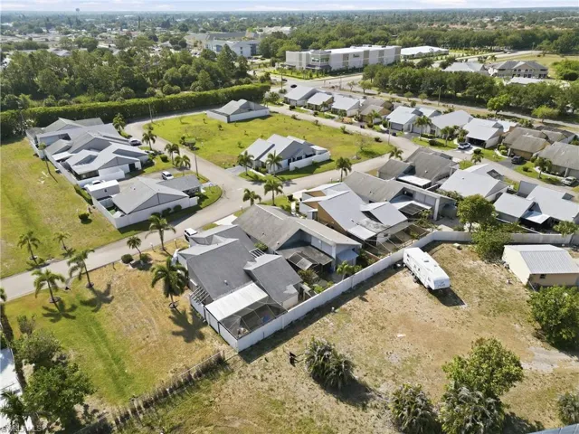9753 Maplecrest Cir, Lehigh Acres, Florida 33936