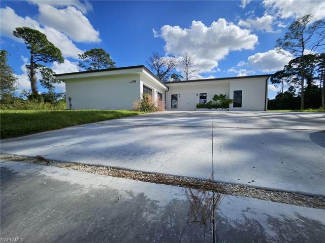 546  Charles Sise E ST, LEHIGH ACRES, FL 33974