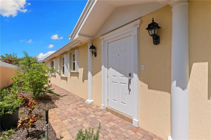 7620 Rozzini Ln, Naples, Florida 34114