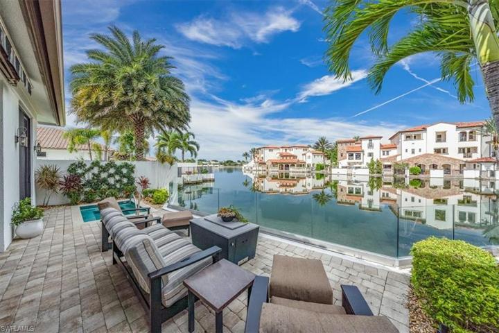 Patio overlooking Lake Il Corso with private dipping pool / spa