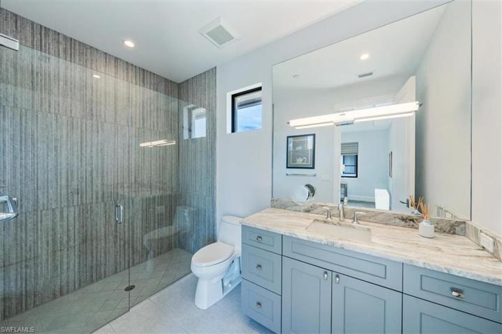 Upstairs ensuite Bathroom for Guest Bedroom