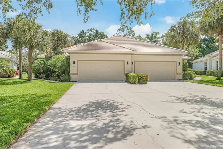 Spacious DOUBLE CAR GARAGE!!