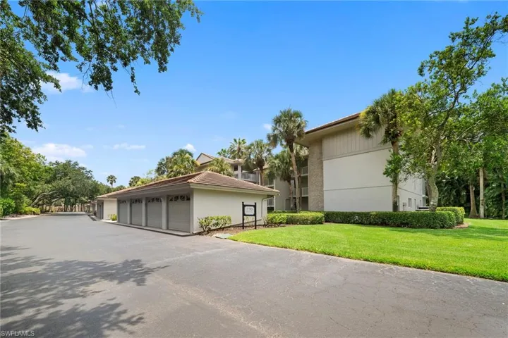 770 Waterford Dr 202, Naples, Florida 34113