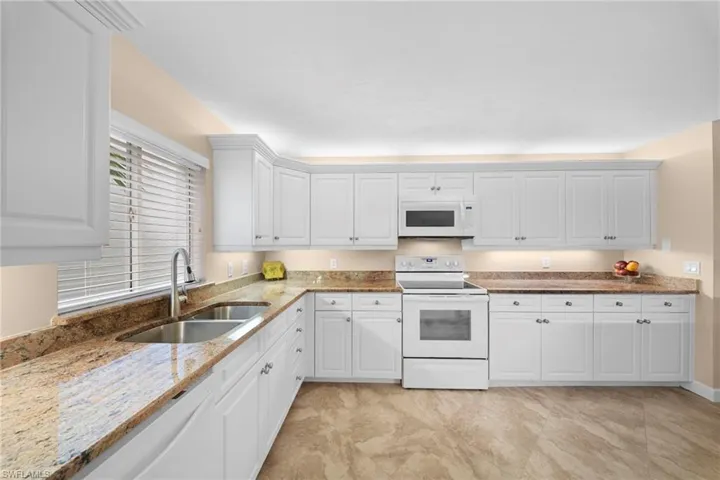 770 Waterford Dr 202, Naples, Florida 34113