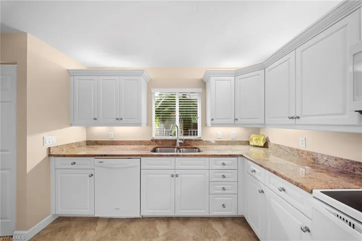 770 Waterford Dr 202, Naples, Florida 34113