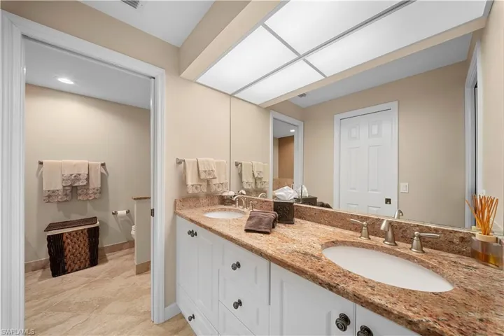 770 Waterford Dr 202, Naples, Florida 34113