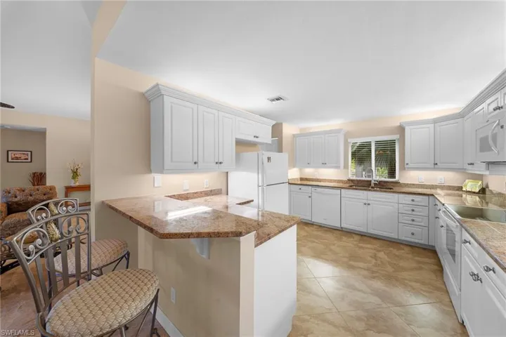 770 Waterford Dr 202, Naples, Florida 34113