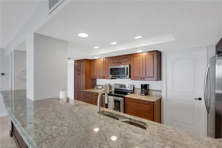 10420 Gulf Shore Dr 162, Naples, Florida 34108