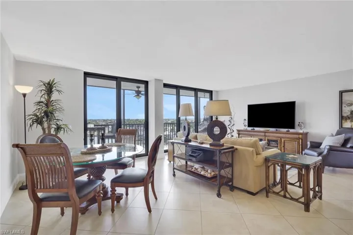 10420 Gulf Shore Dr 162, Naples, Florida 34108