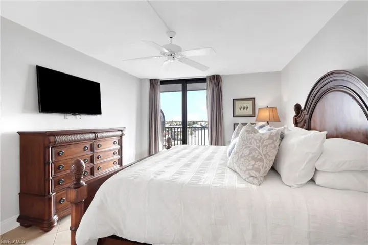 10420 Gulf Shore Dr 162, Naples, Florida 34108
