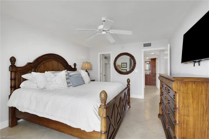 10420 Gulf Shore Dr 162, Naples, Florida 34108