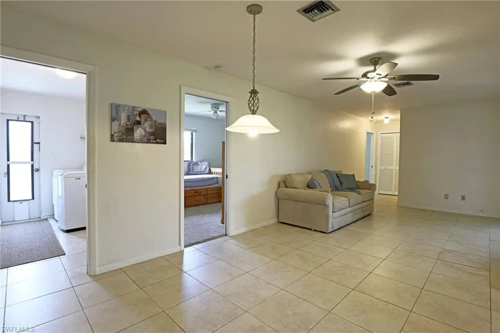3925 Se 2nd Pl, Cape Coral, Florida 33904