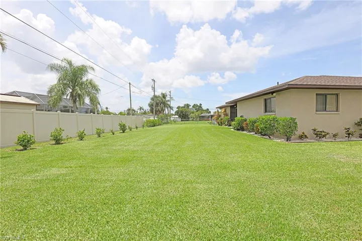3925 Se 2nd Pl, Cape Coral, Florida 33904