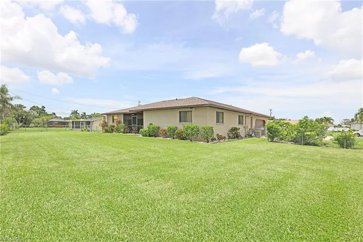 3925 Se 2nd Pl, Cape Coral, Florida 33904