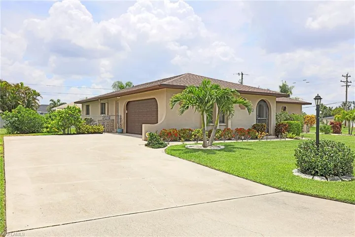 3925 Se 2nd Pl, Cape Coral, Florida 33904