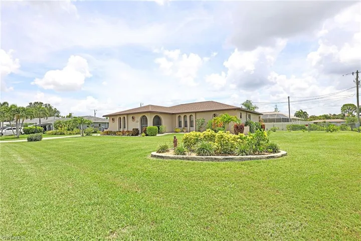 3925 Se 2nd Pl, Cape Coral, Florida 33904
