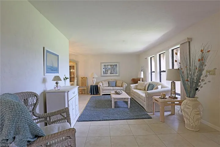 3925 Se 2nd Pl, Cape Coral, Florida 33904