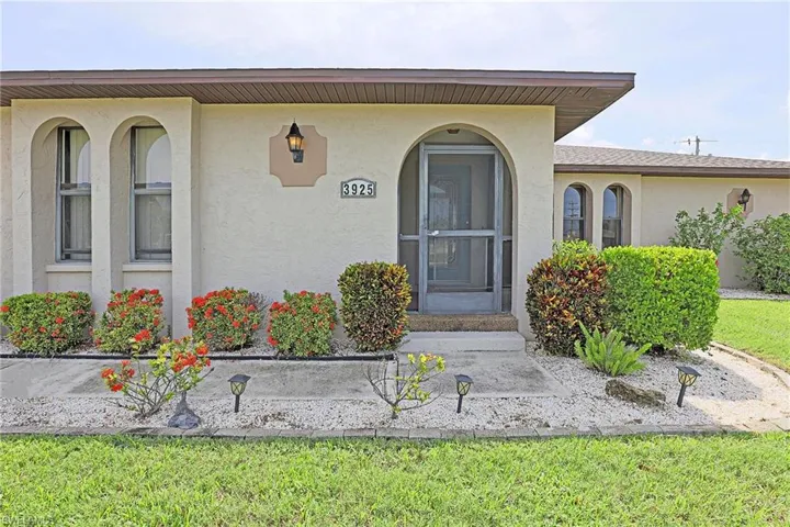 3925 Se 2nd Pl, Cape Coral, Florida 33904