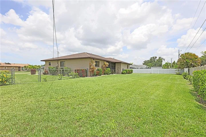 3925 Se 2nd Pl, Cape Coral, Florida 33904