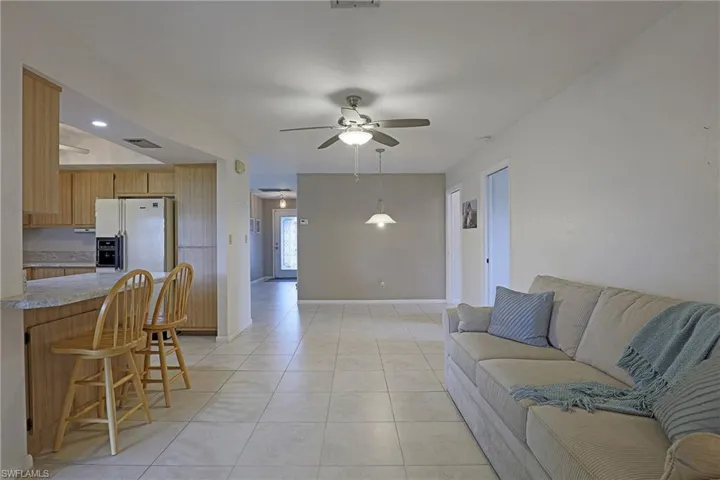 3925 Se 2nd Pl, Cape Coral, Florida 33904