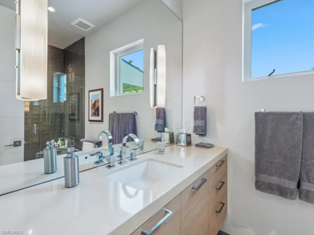 Guest bath 1
