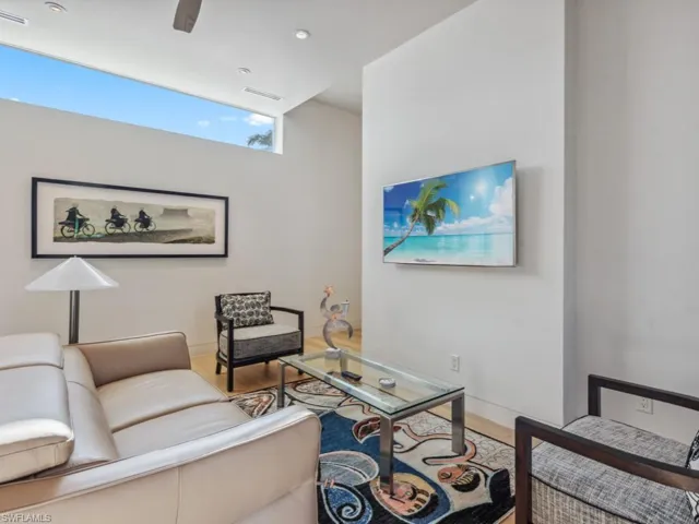 Guest lounge with TV