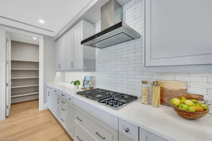 1130 3rd Ave S 512, Naples, Florida 34102