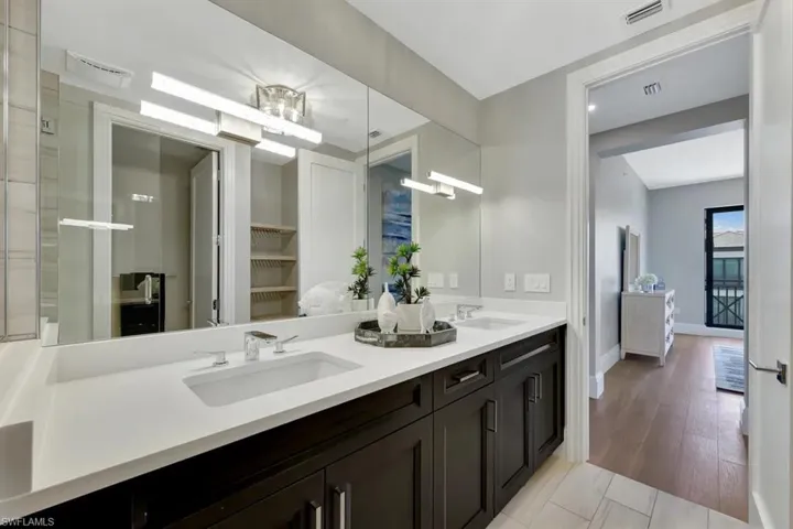 1130 3rd Ave S 512, Naples, Florida 34102