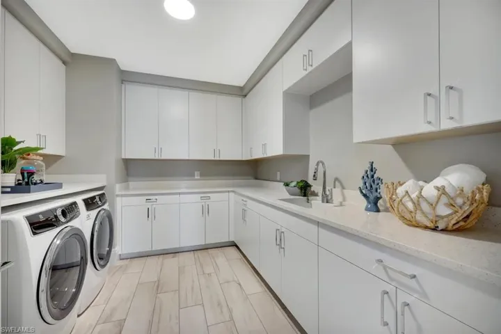 1130 3rd Ave S 512, Naples, Florida 34102