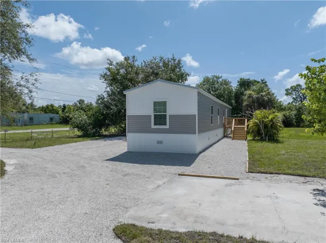 2309  Cantor  LN, North Fort Myers, FL 33917