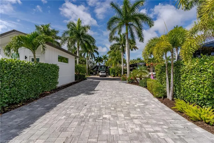 13550 Snapper Ln, Naples, Florida 34114