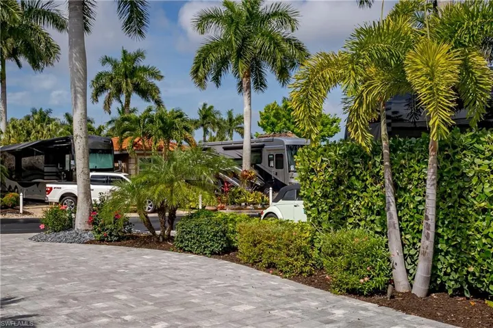 13550 Snapper Ln, Naples, Florida 34114