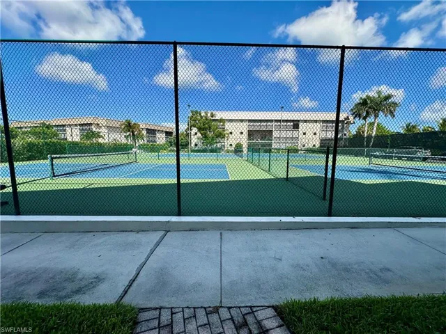 788  Park Shore  DR, Naples, FL 34103