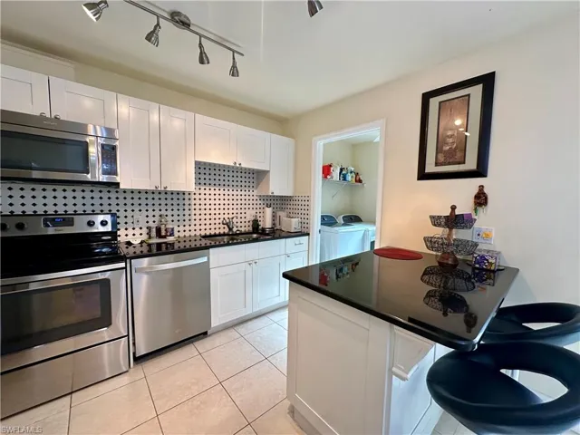 788  Park Shore  DR, Naples, FL 34103
