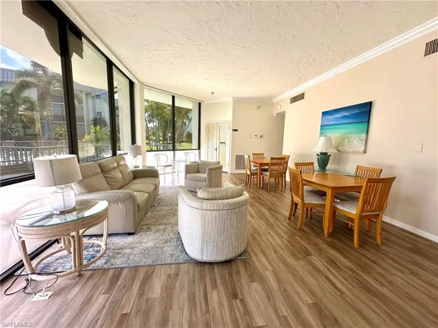 788  Park Shore  DR, Naples, FL 34103