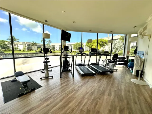 788  Park Shore  DR, Naples, FL 34103