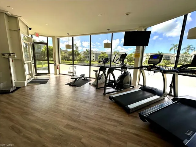 788  Park Shore  DR, Naples, FL 34103