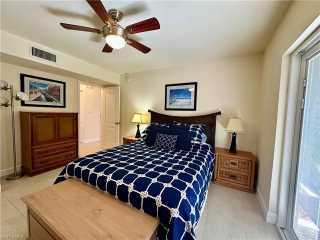 788  Park Shore  DR, Naples, FL 34103