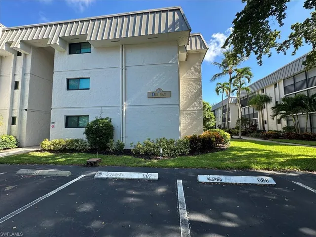 788  Park Shore  DR, Naples, FL 34103